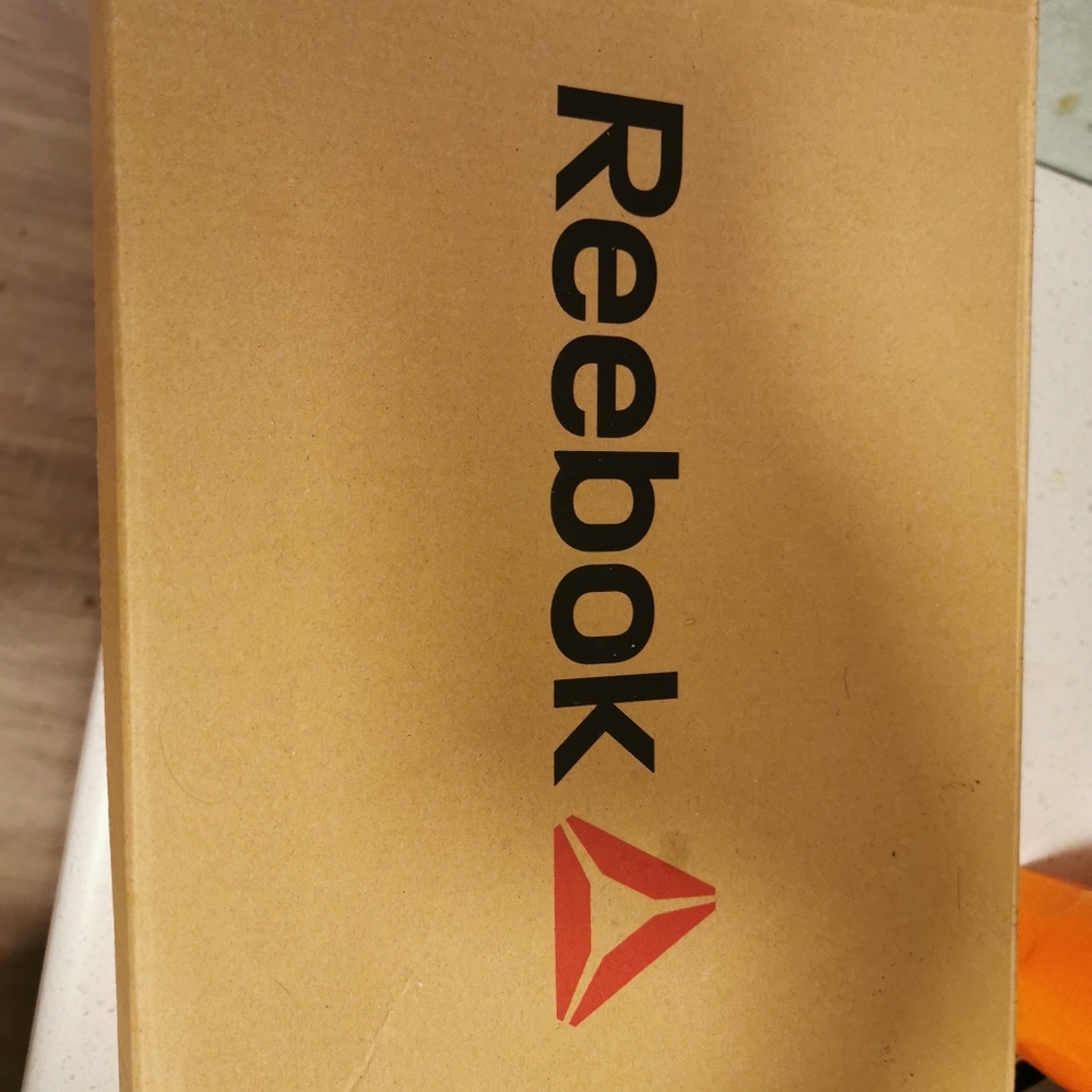 Brand New Reebok Runners - Picture 5 of 5